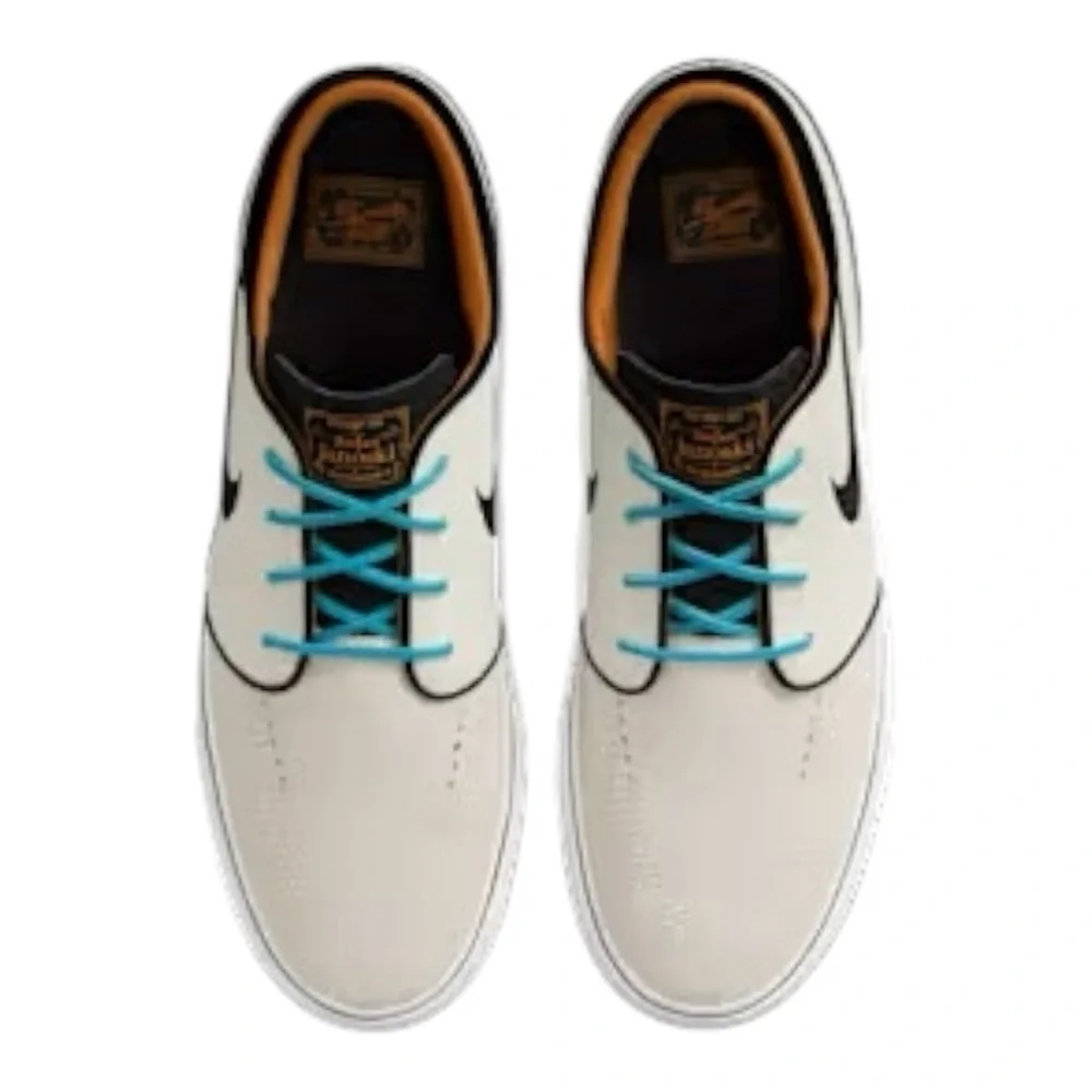 Nike White and Black Sneakers - Picture 5 of 7